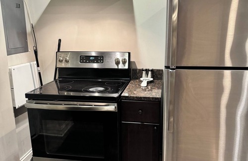 Irving Park Haus | Stunning 4-Bed 4-Bath Home - Prime Location OHare & Downtown <25-min, Free PRKNG