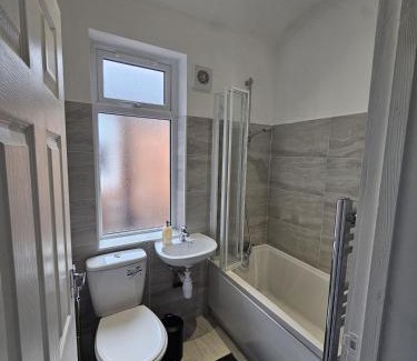 Crewe Wohnung | Stunning 4 bedroom House in Crewe Town Centre