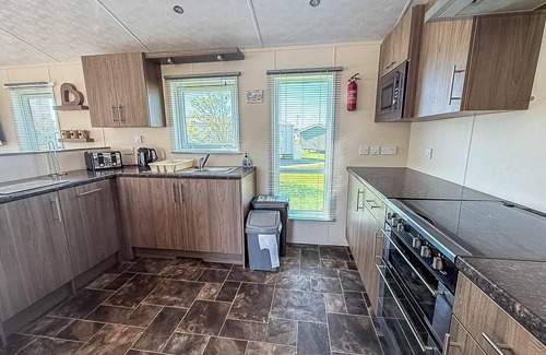 Hunstanton Kabine | Stunning 4 berth lodge with decking at Manor Park in Hunstanton ref 23173K