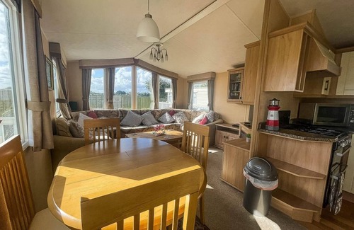 Scratby Haus | Stunning 6 berth caravan for hire in Norfolk, close to the beach! ref 19129S