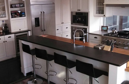 Harbor Springs Haus | Atemberaubende 6000 Quadratmeter großen See vor zeitgenössisches Zuhause