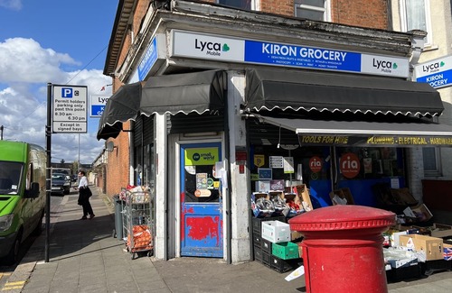 Loxford Wohnung | Stunning Apt | Free Parking | Private Garden