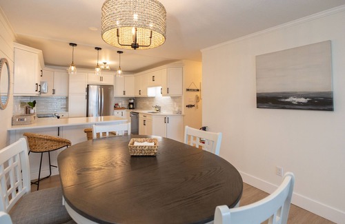 Regional District of Nanaimo Wohnung | Stunning Beachfront Condo: Whale Watching & Cruise Ship Views