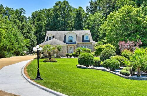 Duluth Haus | Stunning Duluth Family House with Fireplace and Patio!