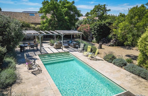 Neffies Wohnung | Stunning Gite with Private Pool and Large Garden