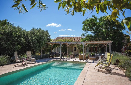 Neffies Wohnung | Stunning Gite with Private Pool and Large Garden