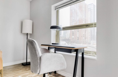 Rush and Division Wohnung | Stunning Gold Coast 1BR w/ Gym & Lounge, 1 block from L, by Blueground