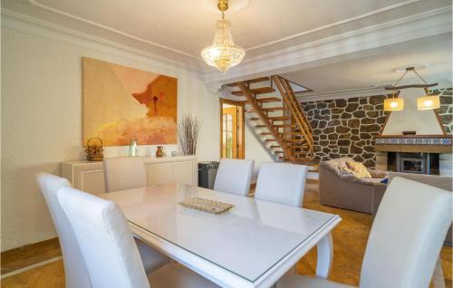 Cajar Haus | Stunning Home In Cájar With Wifi