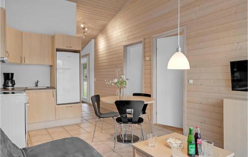 Pandrup Haus | Stunning Home In Pandrup With Kitchen