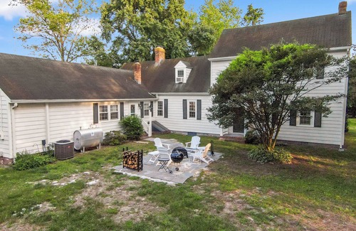 Salisbury Haus | Stunning Home w/Private Pool, Garden & Firepit