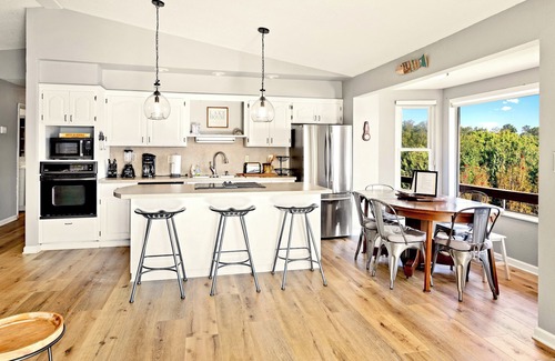 Ten Mile Haus | Breathtaking Lake Views | Private Boat Ramp, Sleeps 12!