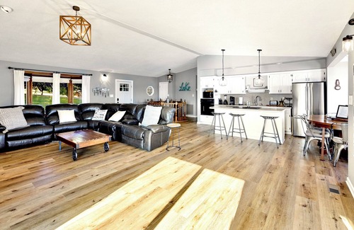 Ten Mile Haus | Breathtaking Lake Views | Private Boat Ramp, Sleeps 12!