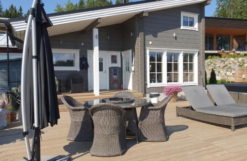 Kuopio Haus | Stunning log cabin 45m2 on the shore of Kallavesi.