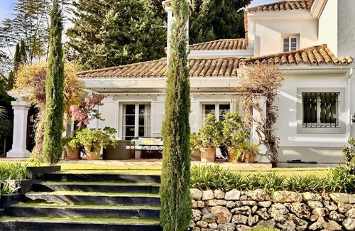 San Roque Villa | Atemberaubende Luxusvilla - großer Pool, sehr private Gärten und 4 wunderschöne Schlafzimmer!