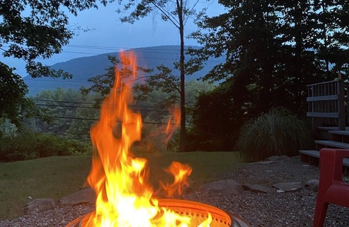 Mount Tremper Haus | Atemberaubende moderne Scheune Minuten von Woodstock