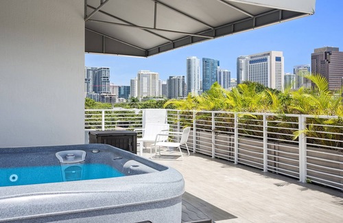 Tarpon River Haus | Stunning Modern Luxury Home with Pool & Roof Deck with Hot Tub