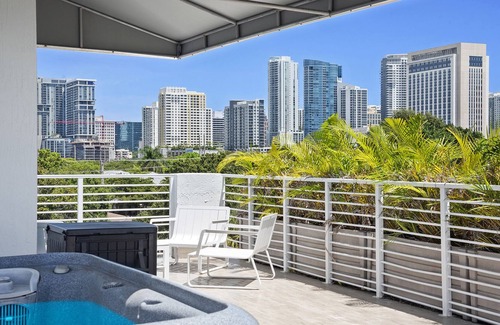 Tarpon River Haus | Stunning Modern Luxury Home with Pool & Roof Deck with Hot Tub