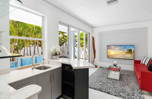 Tarpon River Haus | Stunning Modern Luxury Home with Pool & Roof Deck with Hot Tub