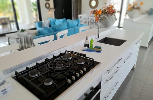 Noord Villa | A Stunning Villa with Every Modern Convenience - private pool with amazing view!