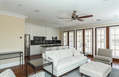 Paradise Valley Haus | Stunning, new Paradise Valley guest house with mountain views