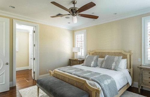 Paradise Valley Haus | Stunning, new Paradise Valley guest house with mountain views