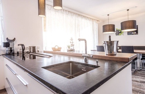 Lojzova Paseka Haus | Schönes alleinstehendes Ferienhaus mit TV, Terrasse, Haustiere erlaubt und Parkplatz