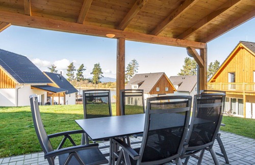 Lojzova Paseka Haus | Schönes alleinstehendes Ferienhaus mit TV, Terrasse, Haustiere erlaubt und Parkplatz
