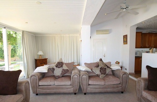 El Albir Haus | Stunning private villa for 6 people with A/C, private pool, WIFI, TV, patio and parking