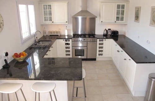 Cotignac Villa | Atemberaubende provenzalische Villa, wunderschön eingerichtet mit beheiztem Pool in 1,5 Hektar