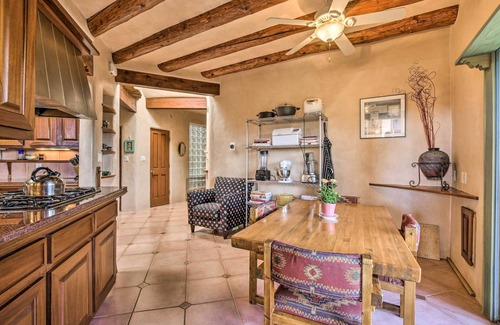 West Alameda Haus | NEU! Atemberaubende Santa Fe Home w / Hallenbad