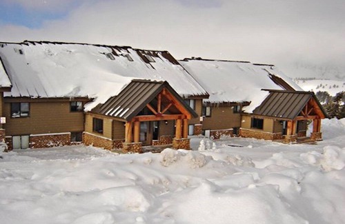 Powder Ridge Village Eigentumswohnung | Atemberaubende Landschaft und ganzjährige Erholung im Powder Ridge Village!