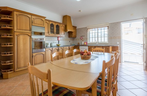 Albufeira Villa | Atemberaubende geräumige 4-Bett-Villa mit privatem Pool in Strandnähe