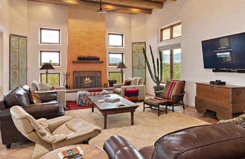 Santa Fe Haus | New Listing! Secluded Santa Fe Get-Away, Stunning Views, Access to Trails