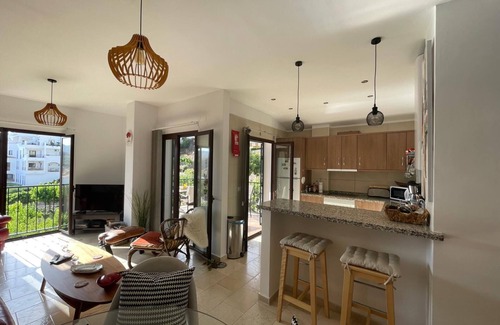 Frigiliana Wohnung | Stunning views, centrally located modern apartment. Air con, Pool, WiFi and Sky.