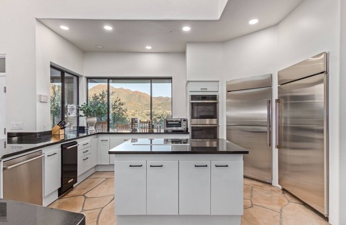 Pinnacle Peak Heights Haus | Stunning Views, Large Pool & Indoor Basketball