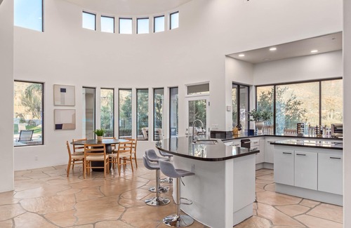 Pinnacle Peak Heights Haus | Stunning Views, Large Pool & Indoor Basketball