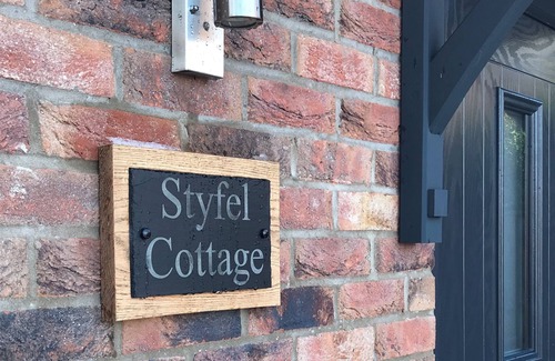 Scawton Haus | Styfel Cottage Stillington perfect village location with off-street parking ❤️ ❤️