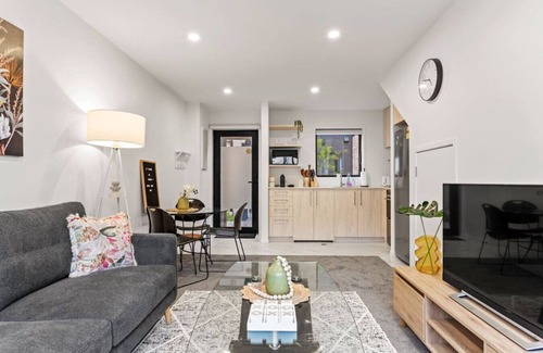 Te Atatu Peninsula Wohnung | Stylish 1BR Apartment on Fathom Place