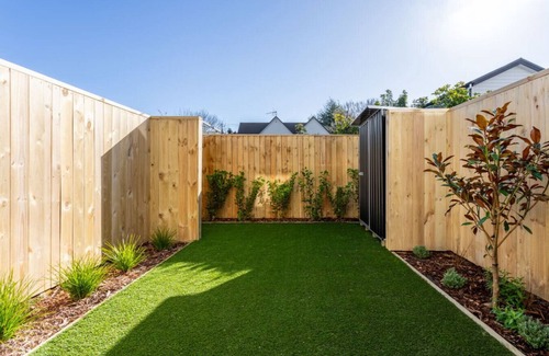 Te Atatu Peninsula Wohnung | Stylish 1BR Apartment on Fathom Place