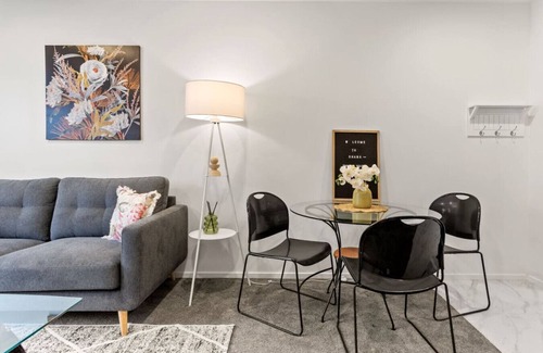 Te Atatu Peninsula Wohnung | Stylish 1BR Apartment on Fathom Place