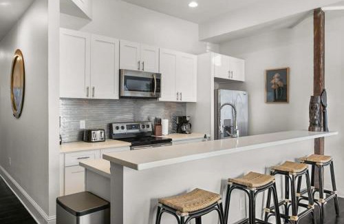 Saint Thomas Development Wohnung | Stylish 2-Bedroom Apartment in Garden District