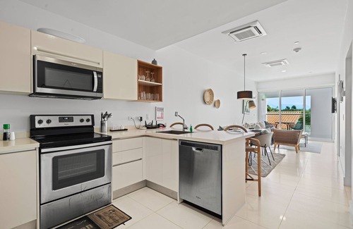 Turibana Eigentumswohnung | Stylish 2BR! Balcony! Resort Pool!
