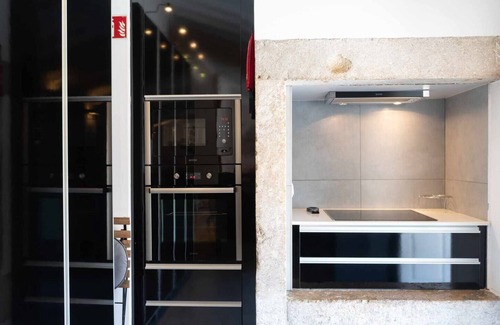 Sao Jose Wohnung | Stylish 2BR Loft w/ Views Av. Liberdade & Metro