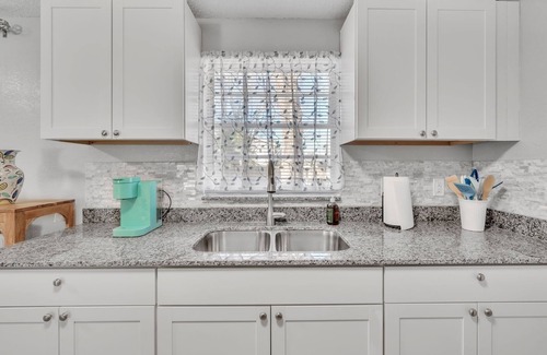 Seffner Community Alliance Haus | Stylish 3BR Home in Brandon—Pet Friendly, Near Disney & Beaches + Private Yard