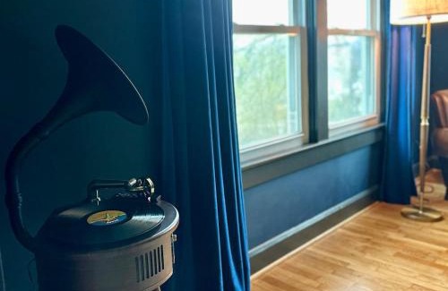 Frankfort Haus | Stylish 3BR with Patio Walk to State Capitol