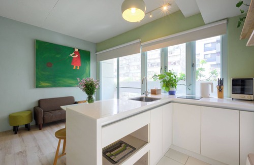 Songshan Wohnung | Stylish 3F Studio, Core Taipei, Elevator, AC, 1 unit in a floor, Walk to MRT