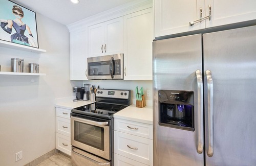 Delray Beach Haus | Green Palms Getaway w/ Pool