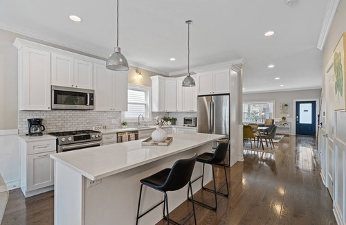 Avondale Haus | Stilvolles Haus mit 6 Schlafzimmern im trendigen Logan Square !! (Superhosts)