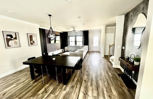 Lawrenceville Haus | Stylish and Spacious Private Room in Modern Townhouse