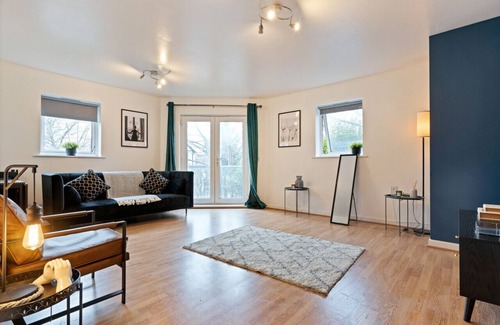 Chelmsford Wohnung | Stylish Apartment in City Centre w/ Free Parking